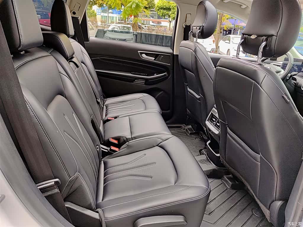 Ford Edge, 2021 11