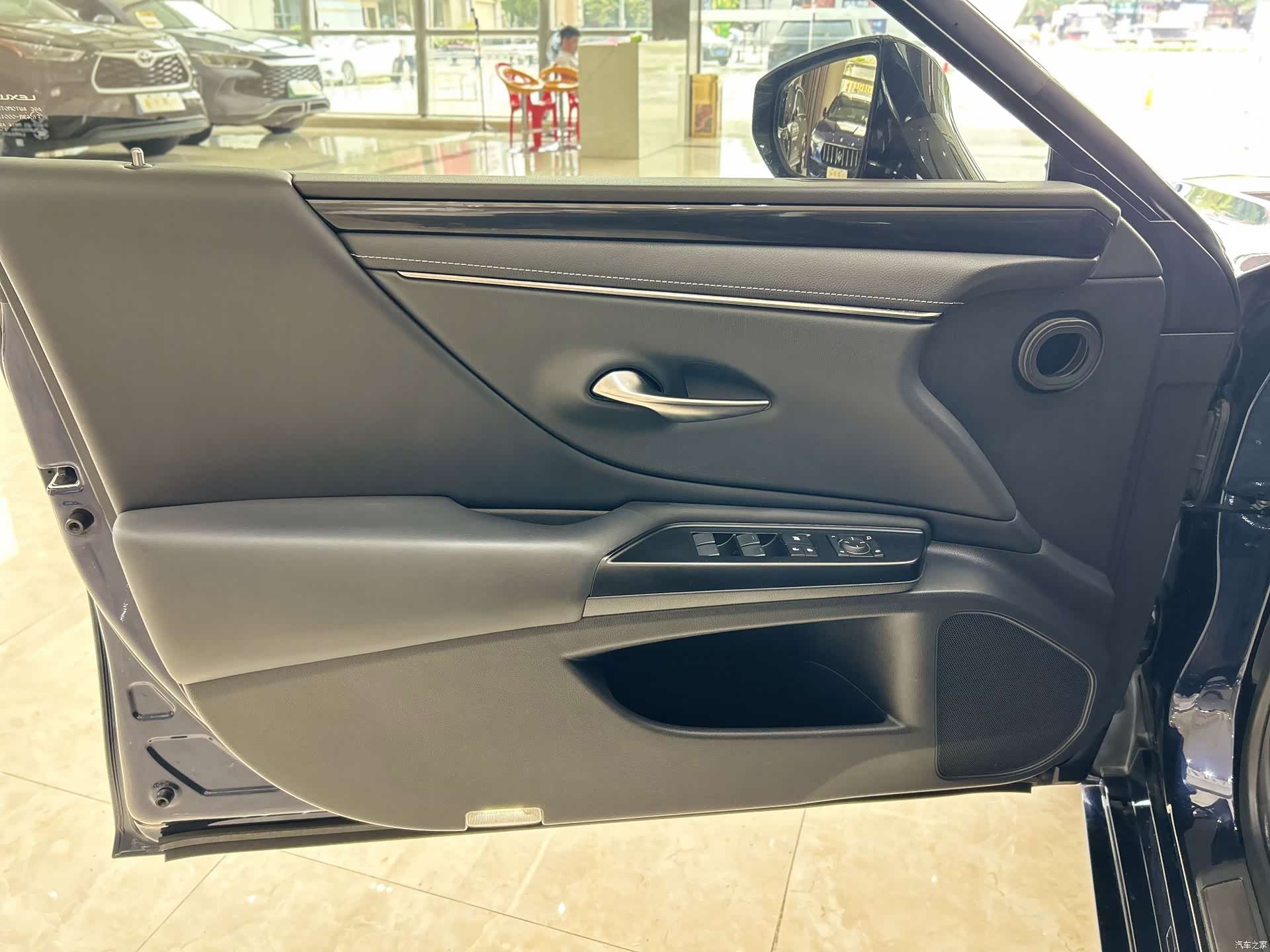 Lexus ES, 2020 10