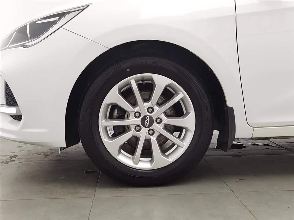 Chery Arrizo 5