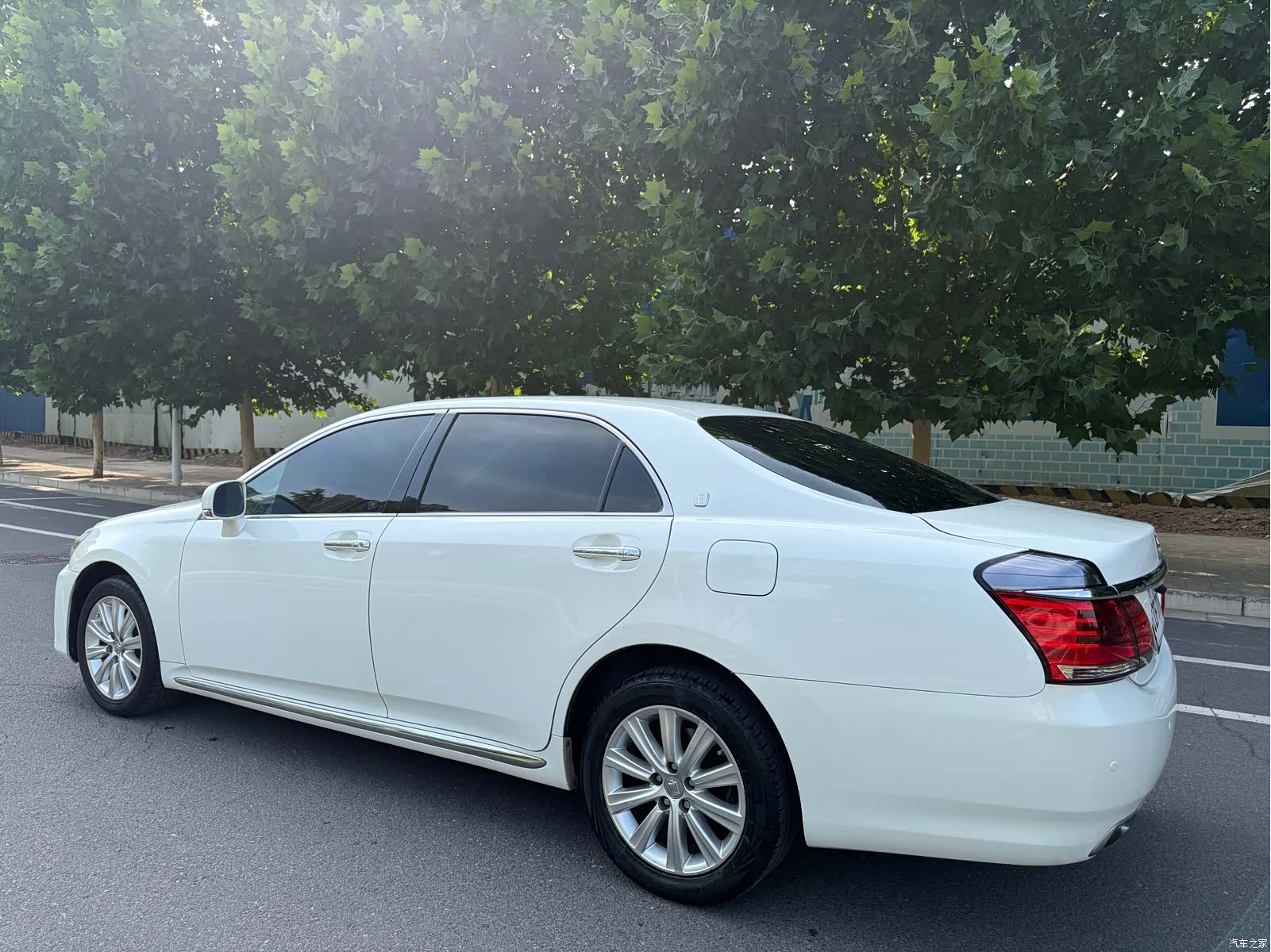 Toyota Crown, 2014 7