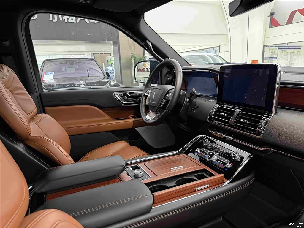 Lincoln Navigator, 2021 12