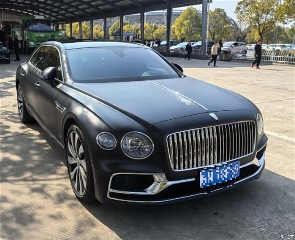 Bentley Flying Spur, 2022 2
