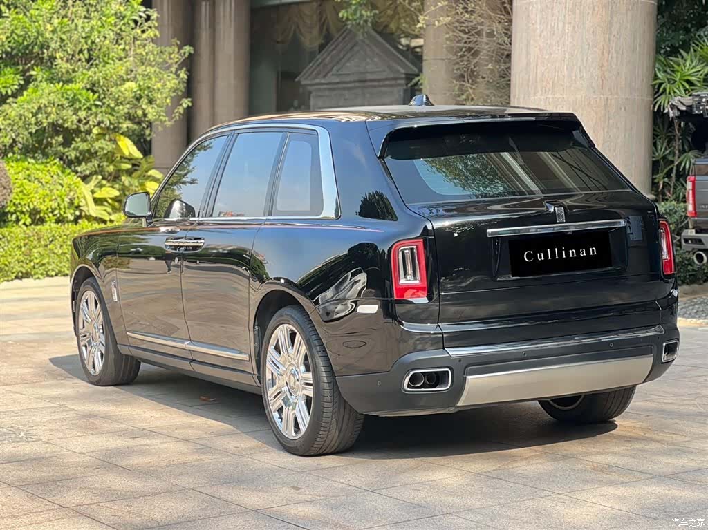 Rolls-Royce Cullinan, 2020 3