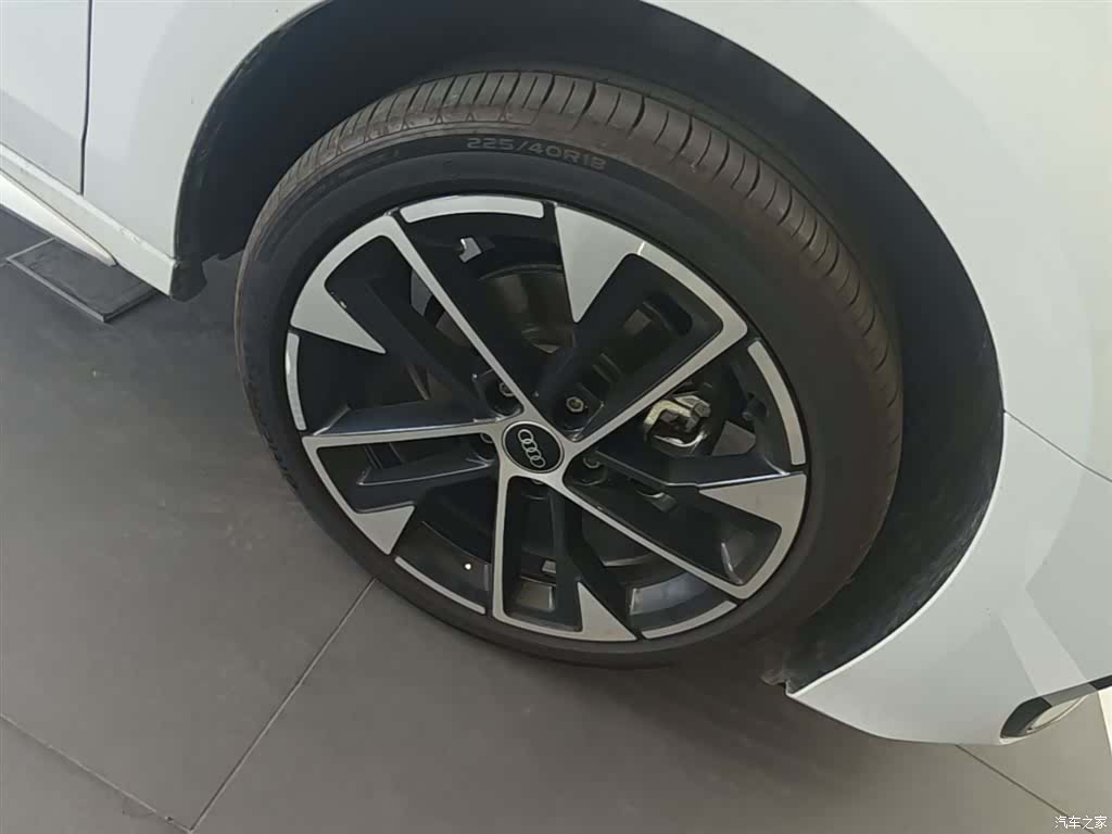 Audi Flying Spur, 2025 14