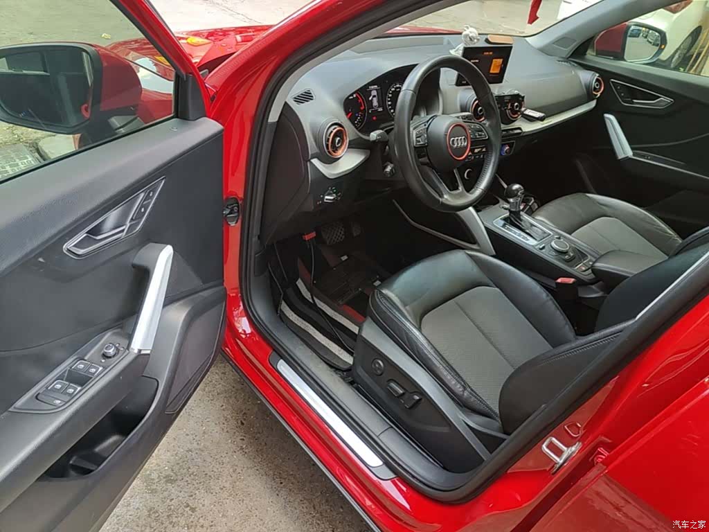 Audi Q2L, 2019 16