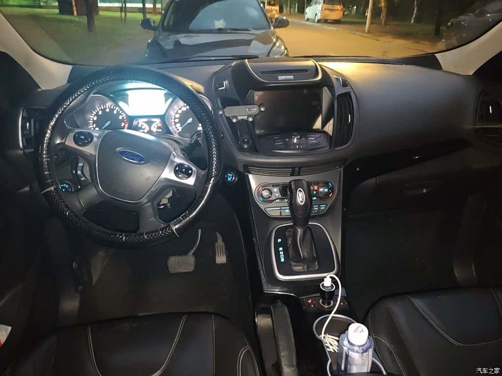 Ford Kuga, 2015 6