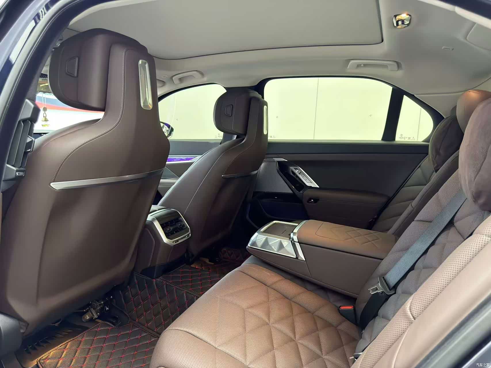 BMW 7 Series, 2024 7