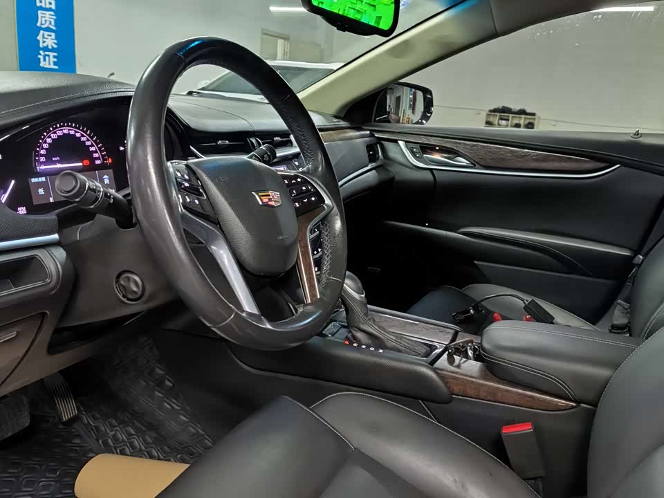 Cadillac XTS