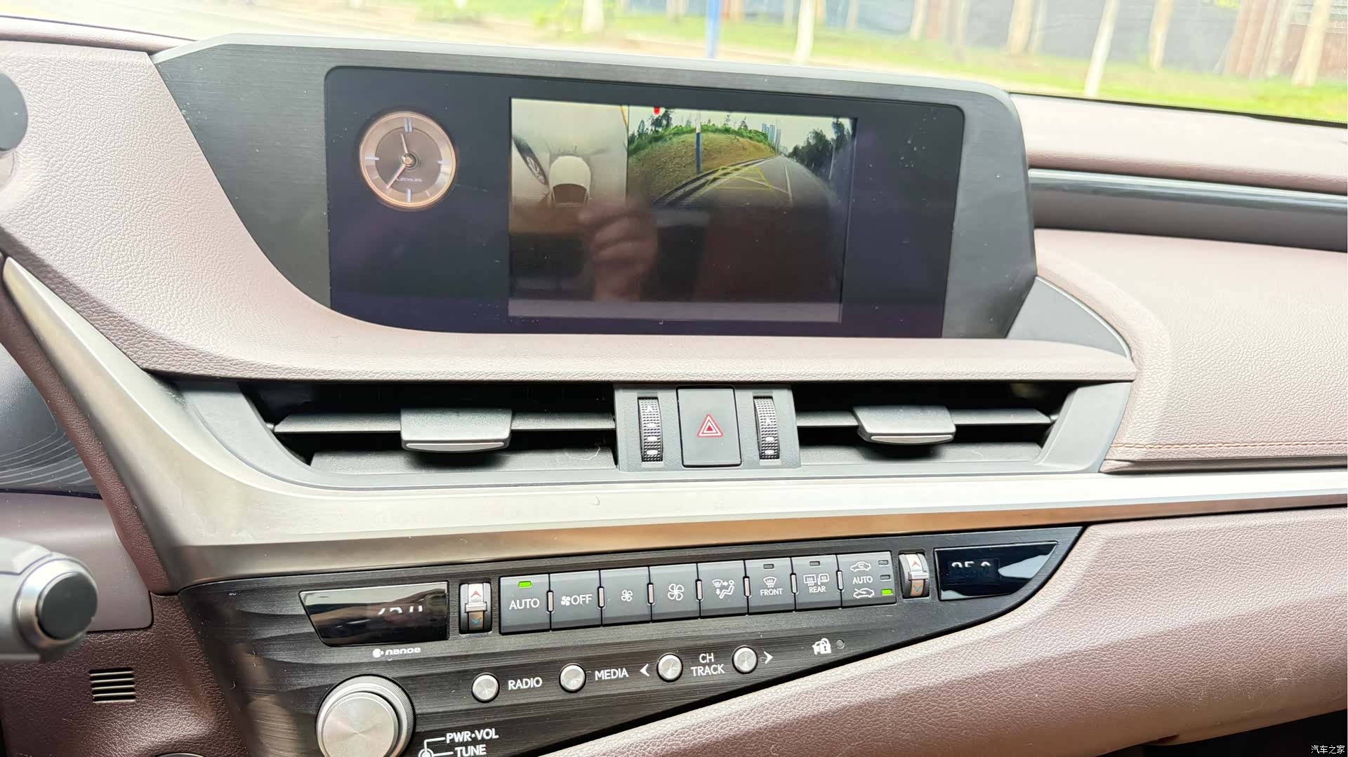 Lexus ES, 2020 15