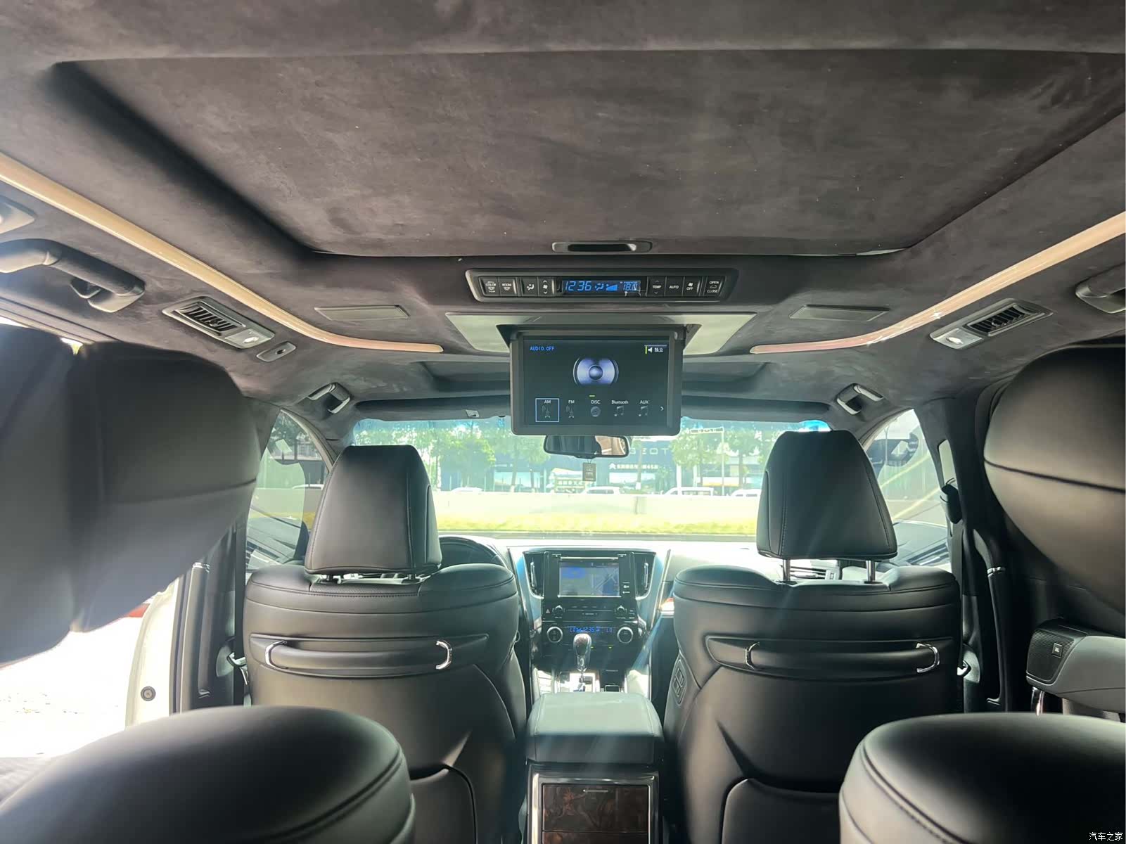 Toyota Alphard, 2018 15