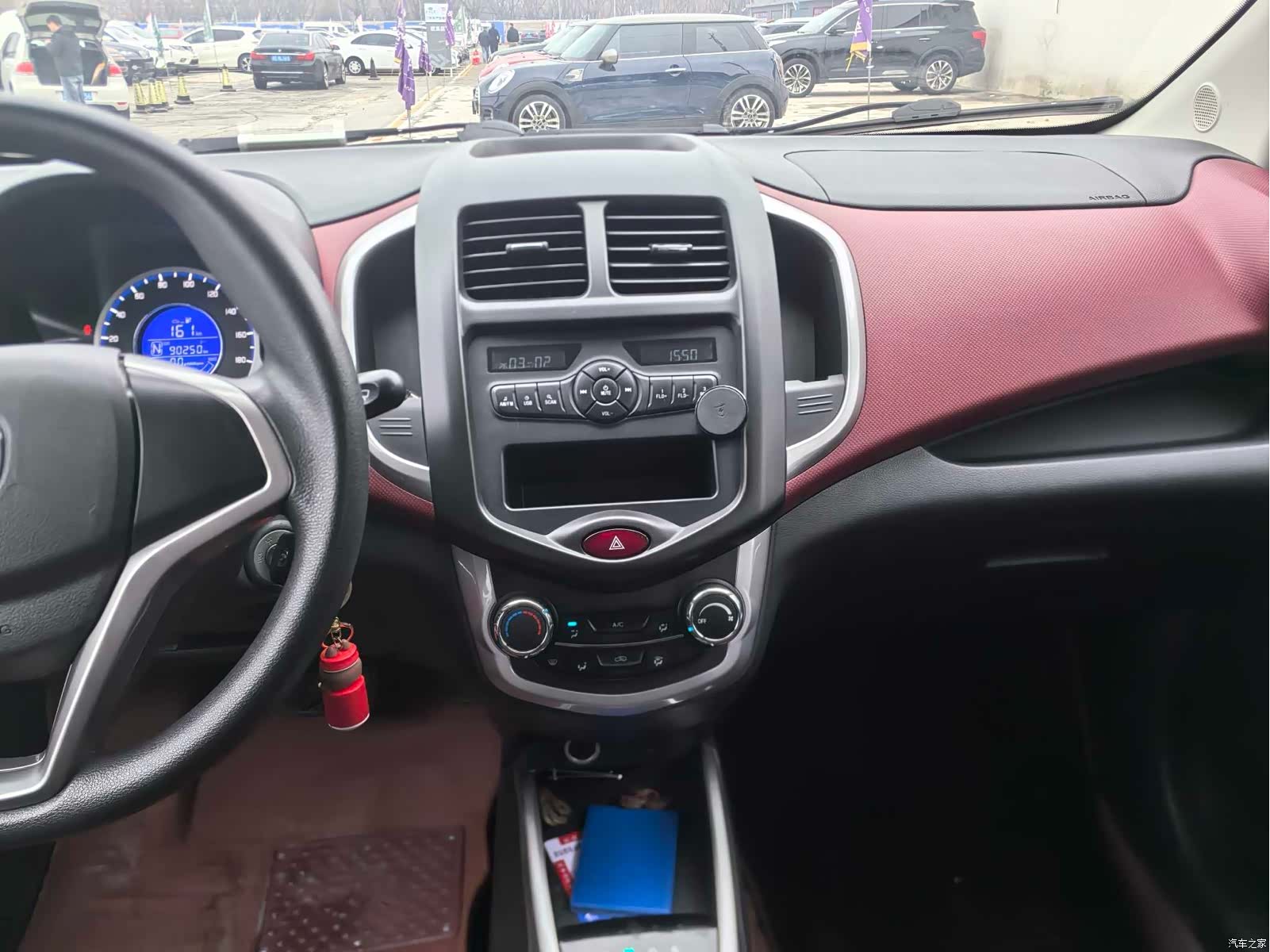 Changan EV360, 2019 11