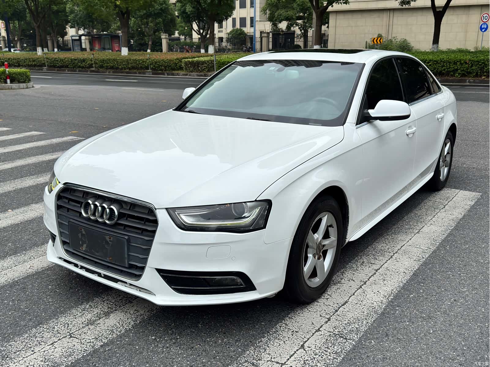 Audi A4L, 2014 1