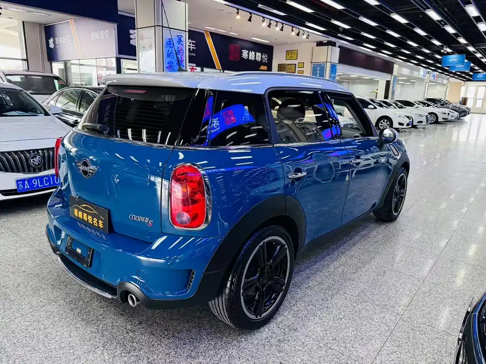 MINI COUNTRYMAN