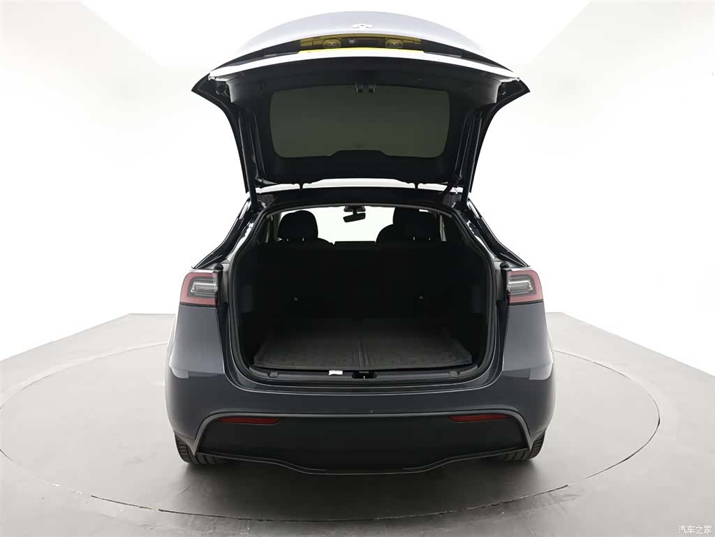 Tesla Model Y, 2021 8
