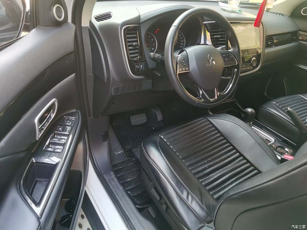 Mitsubishi Outlander, 2017 13