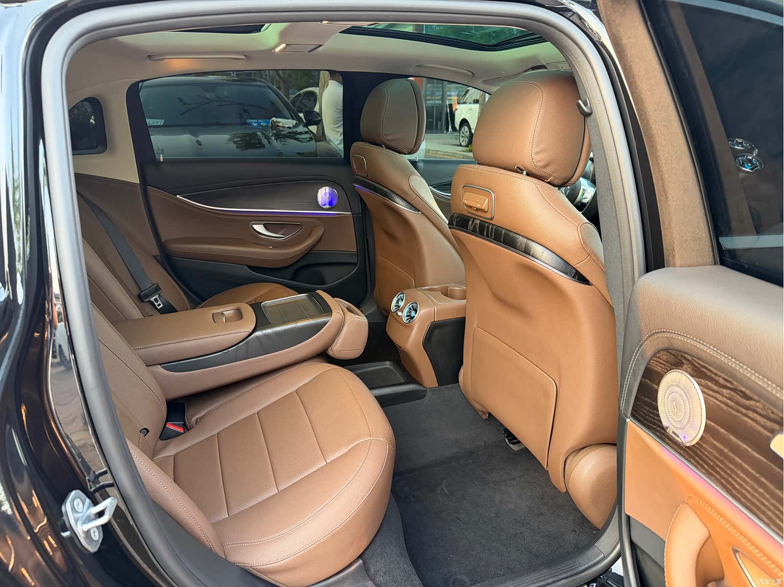 Mercedes-Benz E-Class, 2019 13