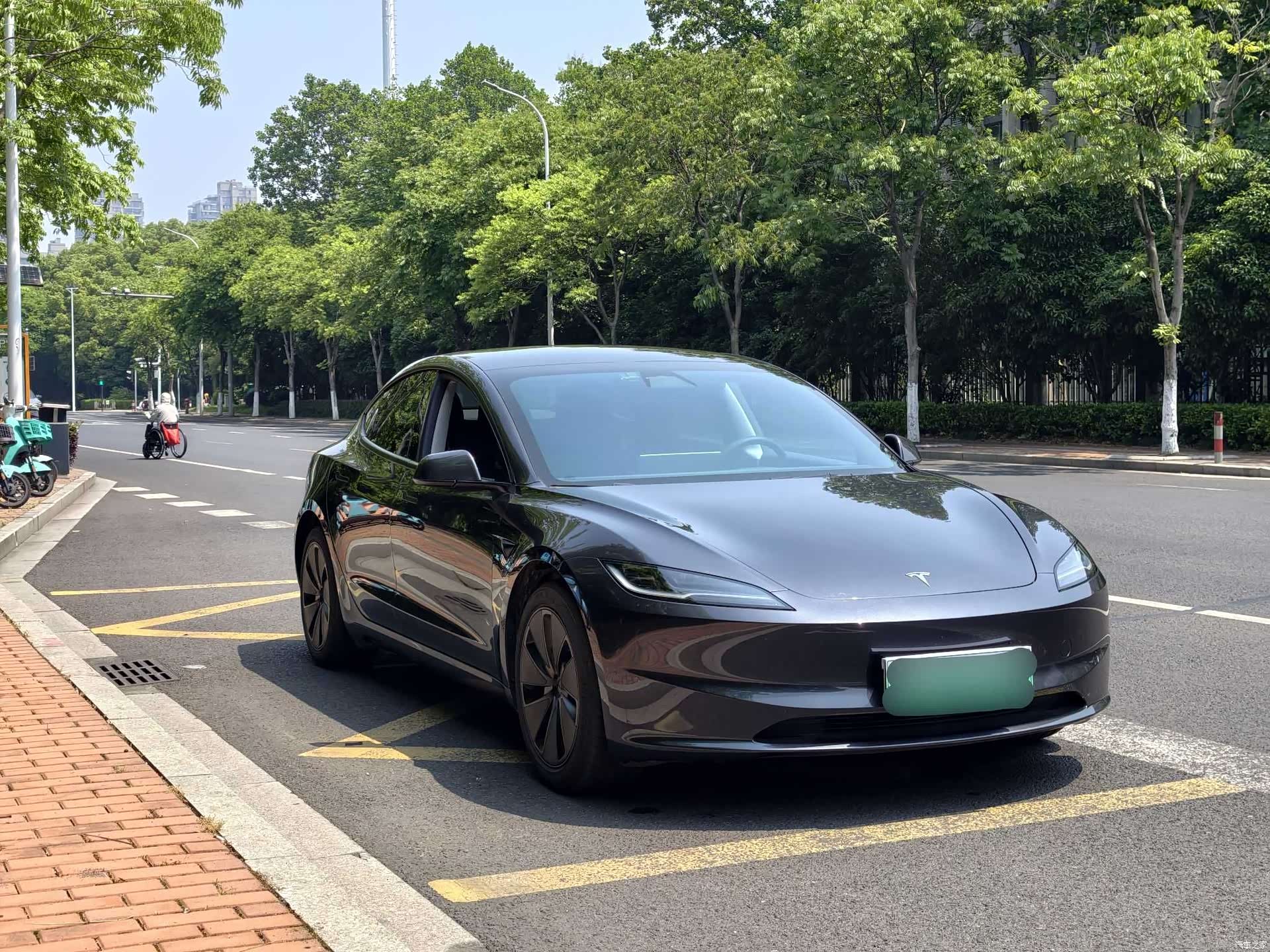 Tesla Model 3, 2025 3