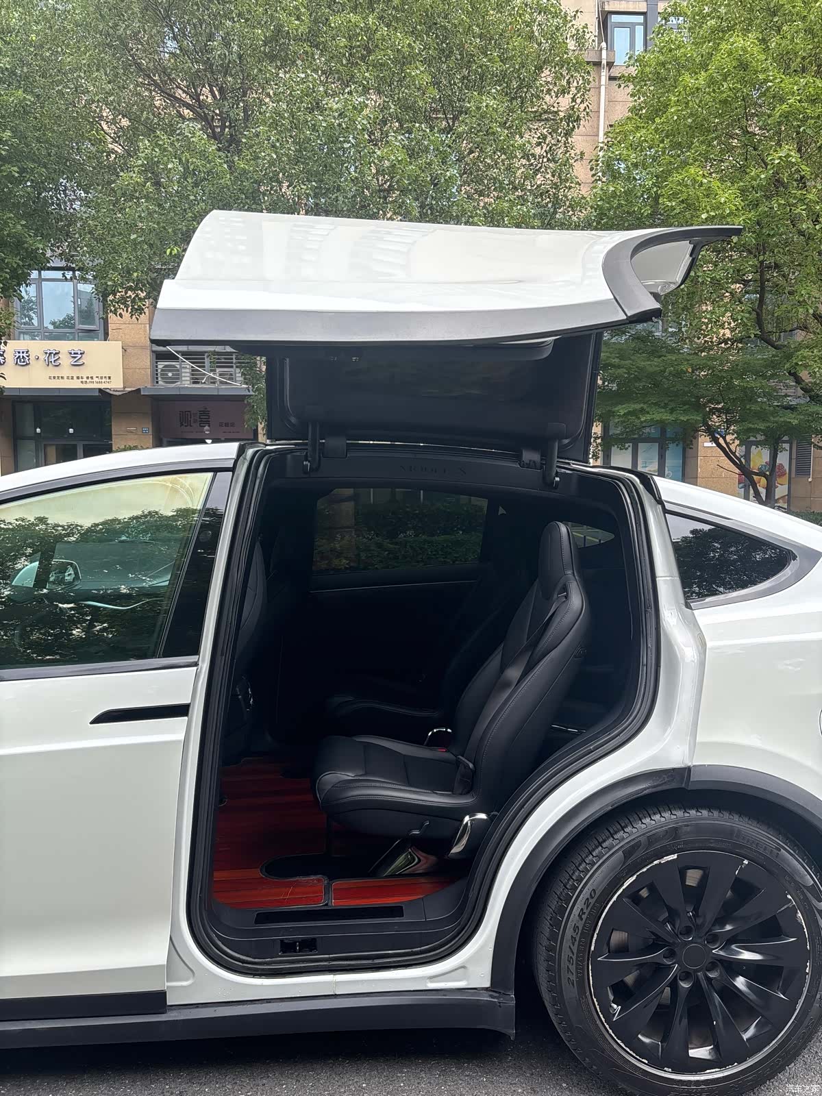 Tesla Model X, 2018 10