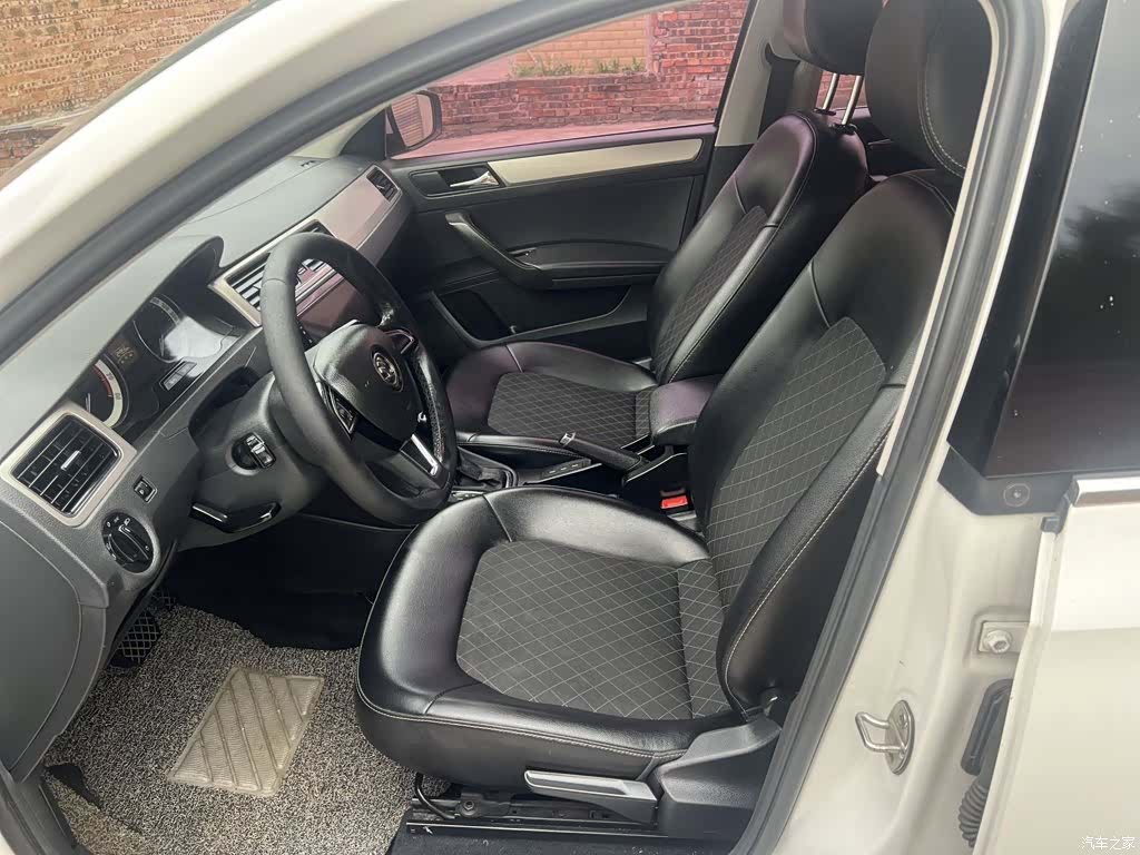 Skoda Rapid, 2018 8