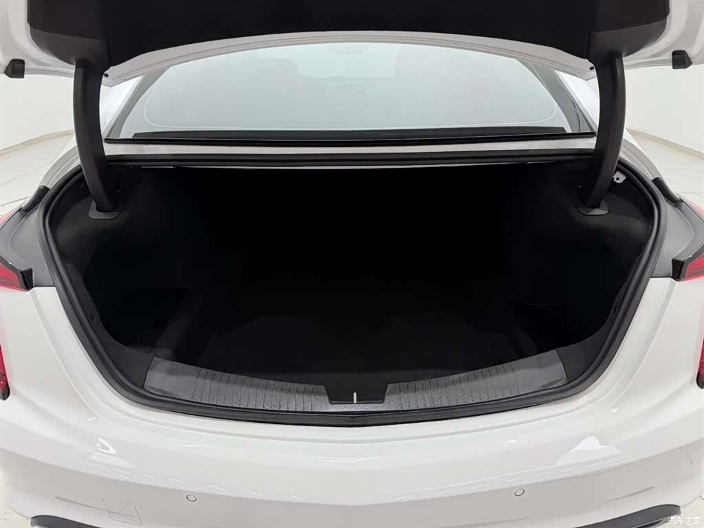 Cadillac CT5, 2022 14