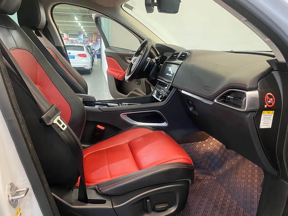 Jaguar F-PACE Jaguar F-PACE