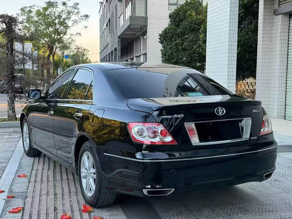 Toyota Reiz