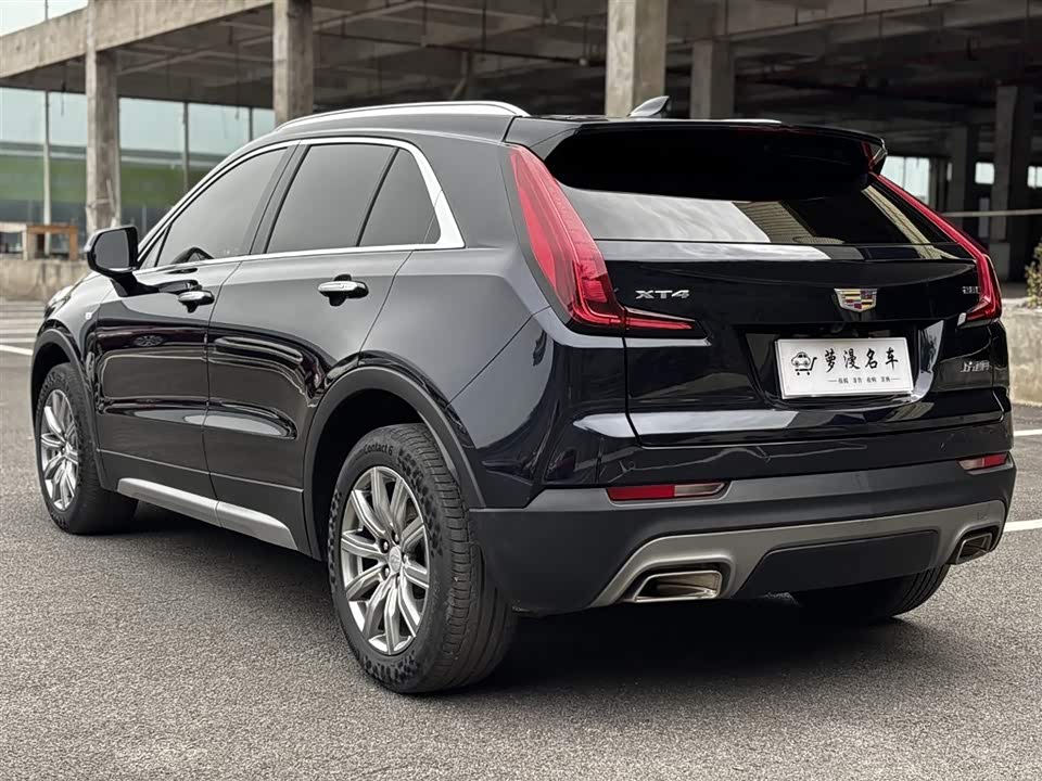 Cadillac XT4
