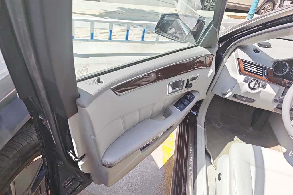 Mercedes-Benz E-Class, 2012 7
