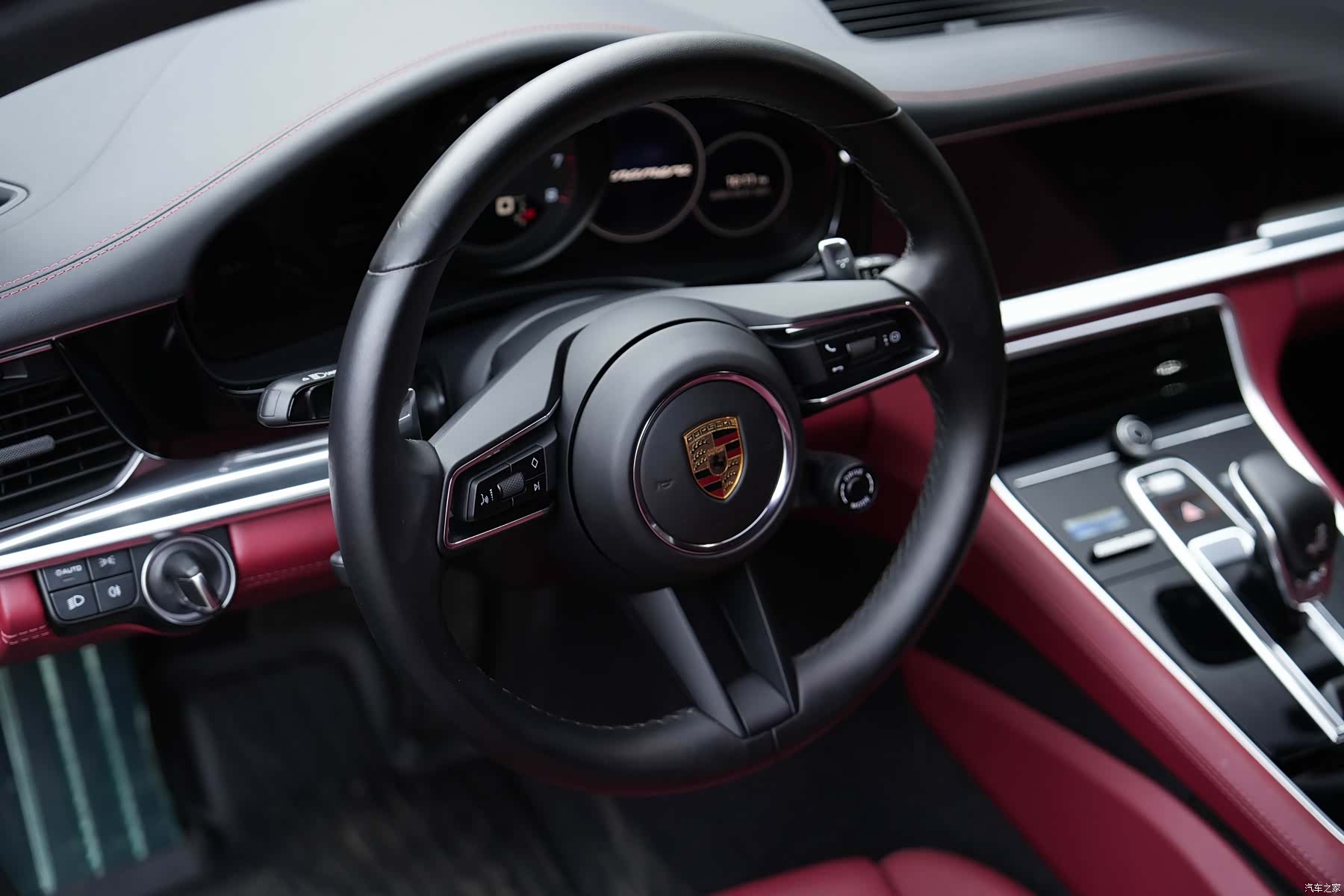 Porsche Panamera, 2023 16