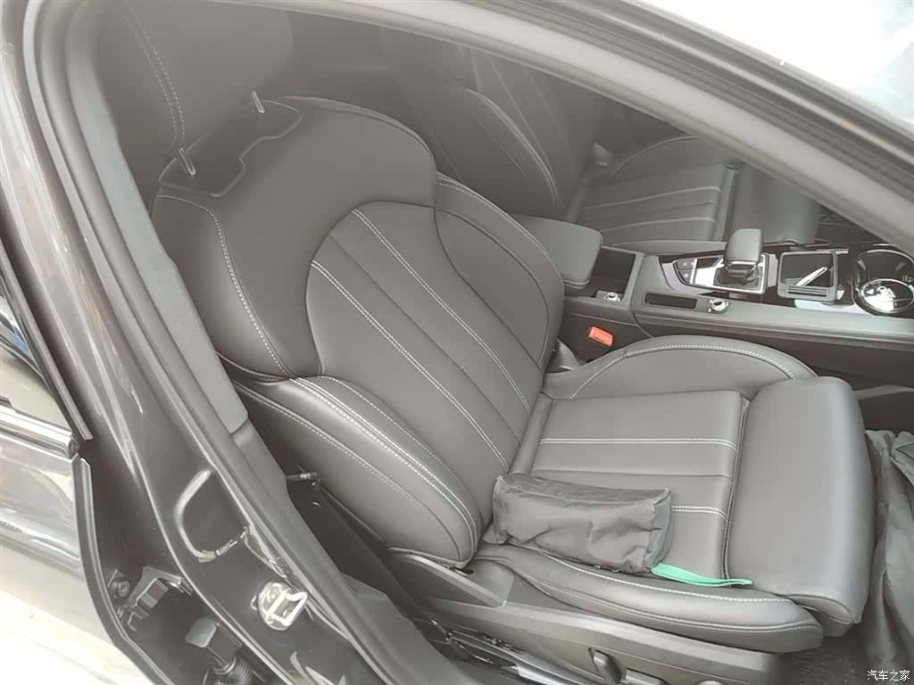 Audi A4L, 2023 25