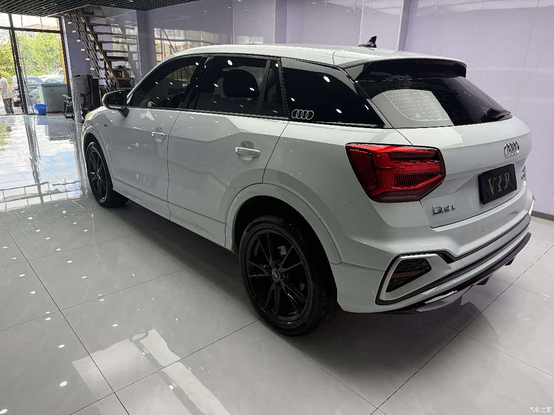 Audi Q2L, 2023 4