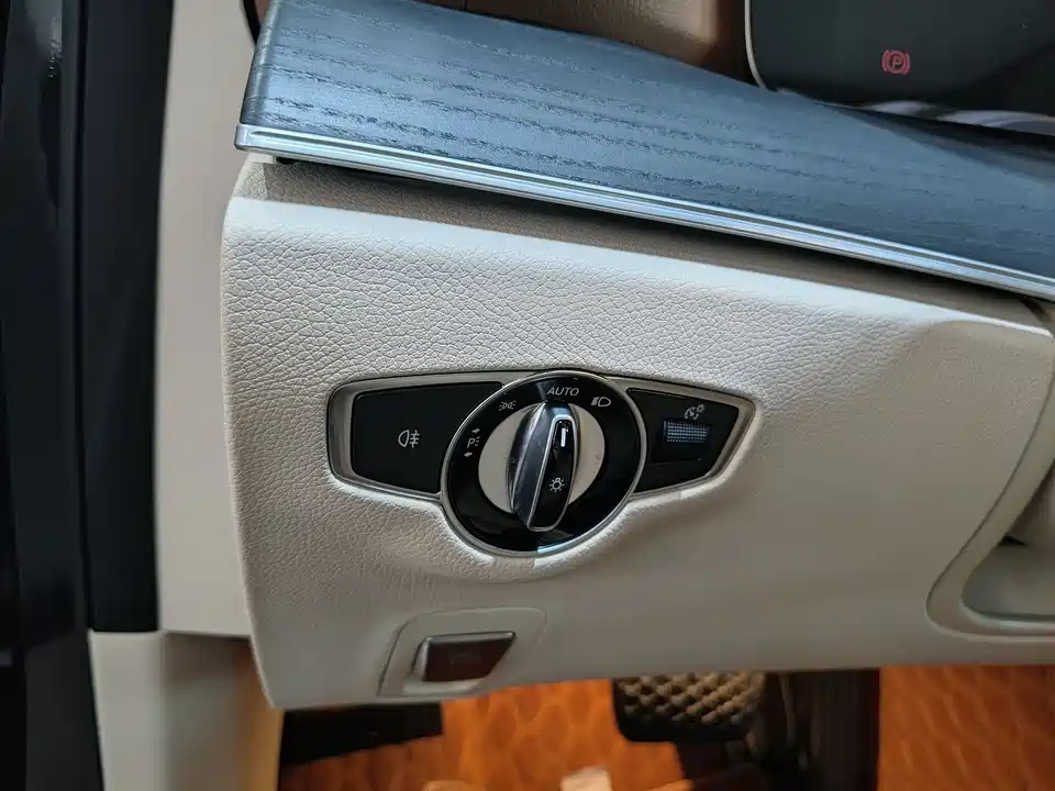 Mercedes-Benz E-class Mercedes-Benz E-class