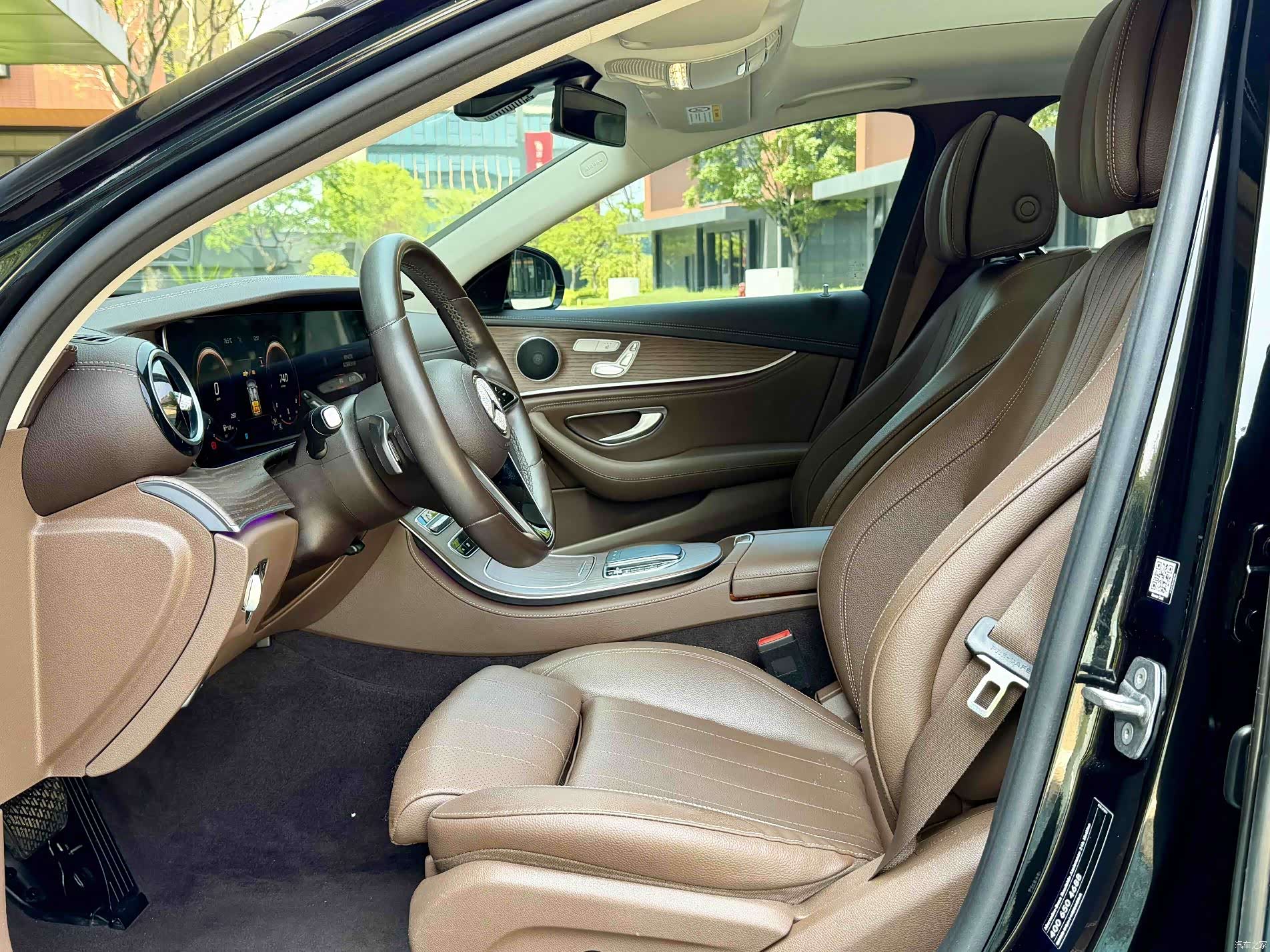 Mercedes-Benz E-Class, 2022 20