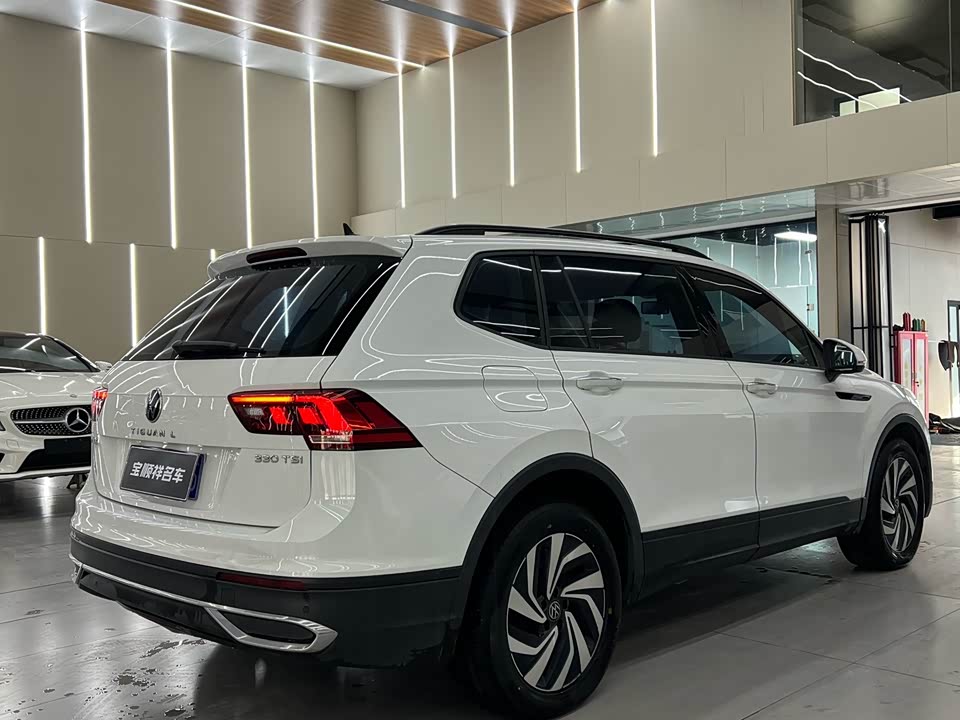 Volkswagen Tiguan L