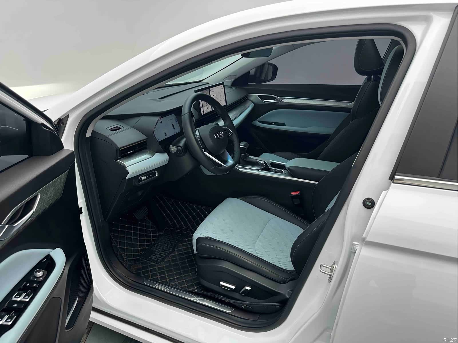 Geely Emgrand, 2022 9