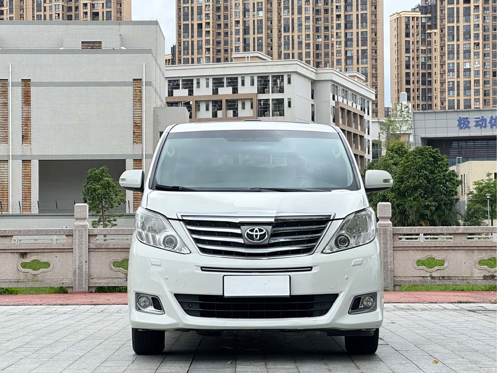 Toyota Alphard, 2014 2