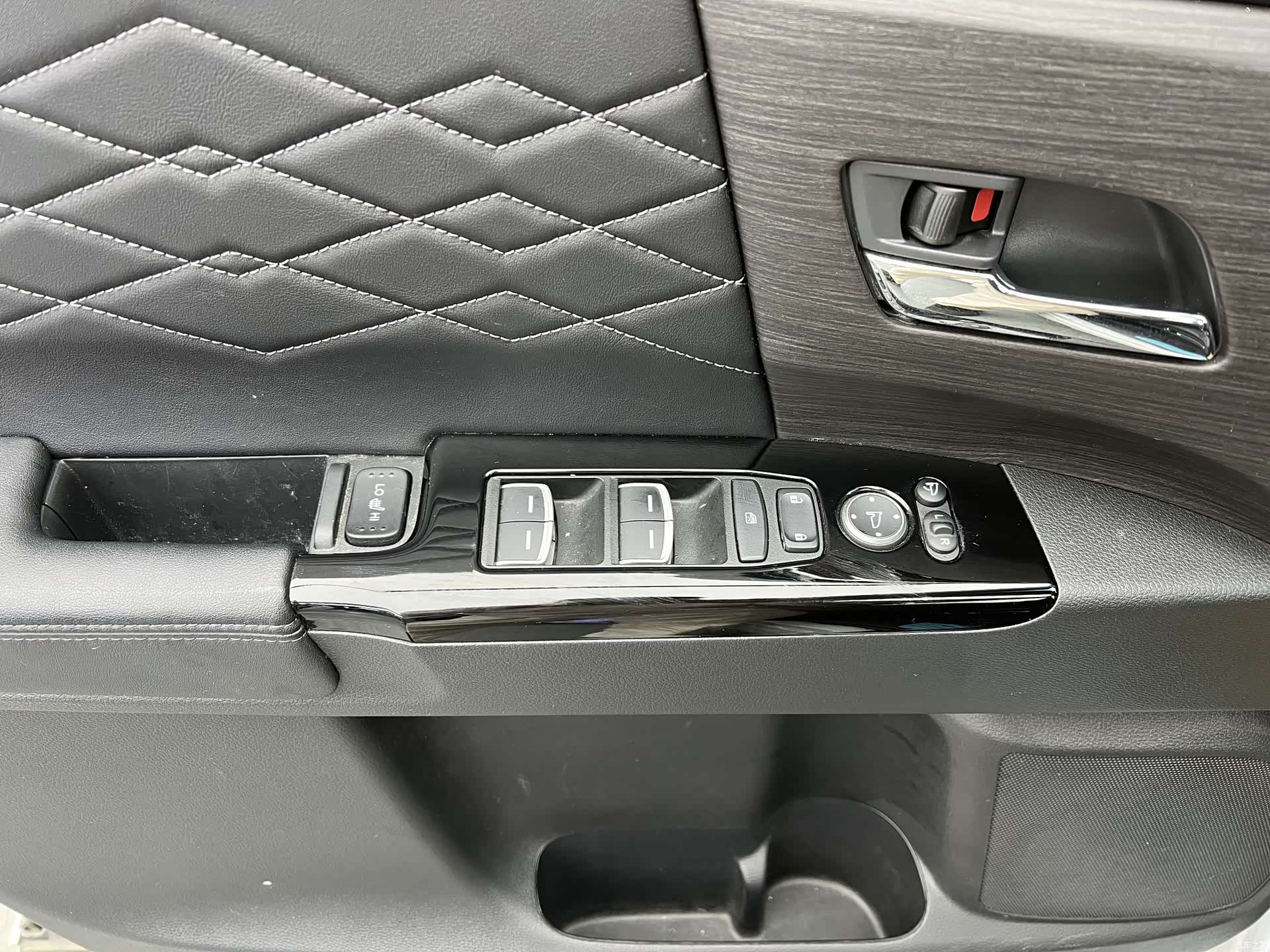 Honda Elysion, 2024 3