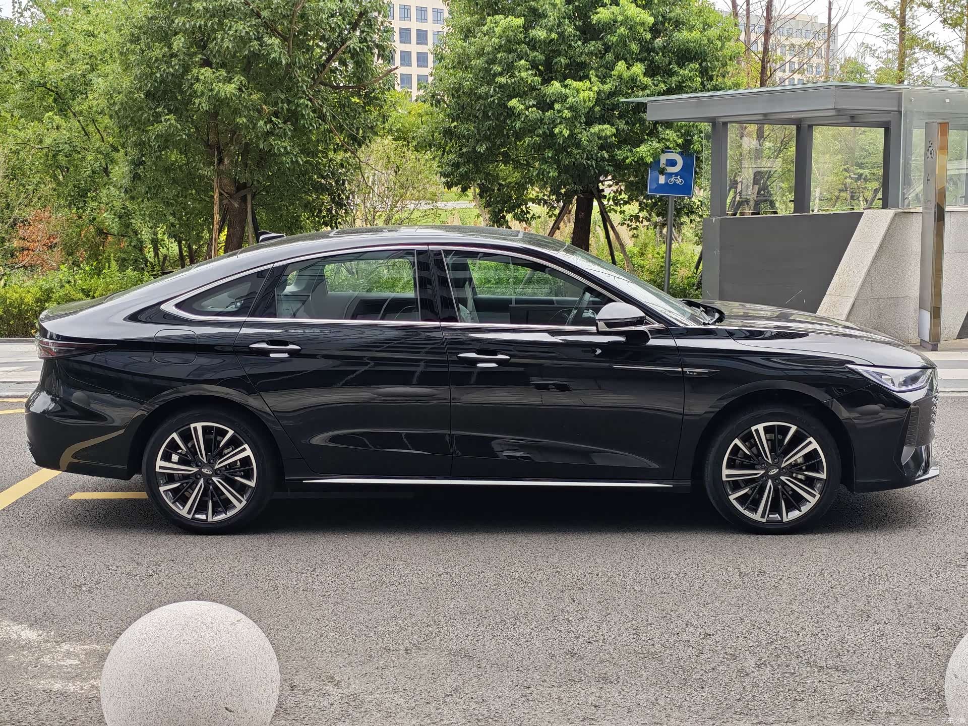 Chery Arrizo 8, 2025 3