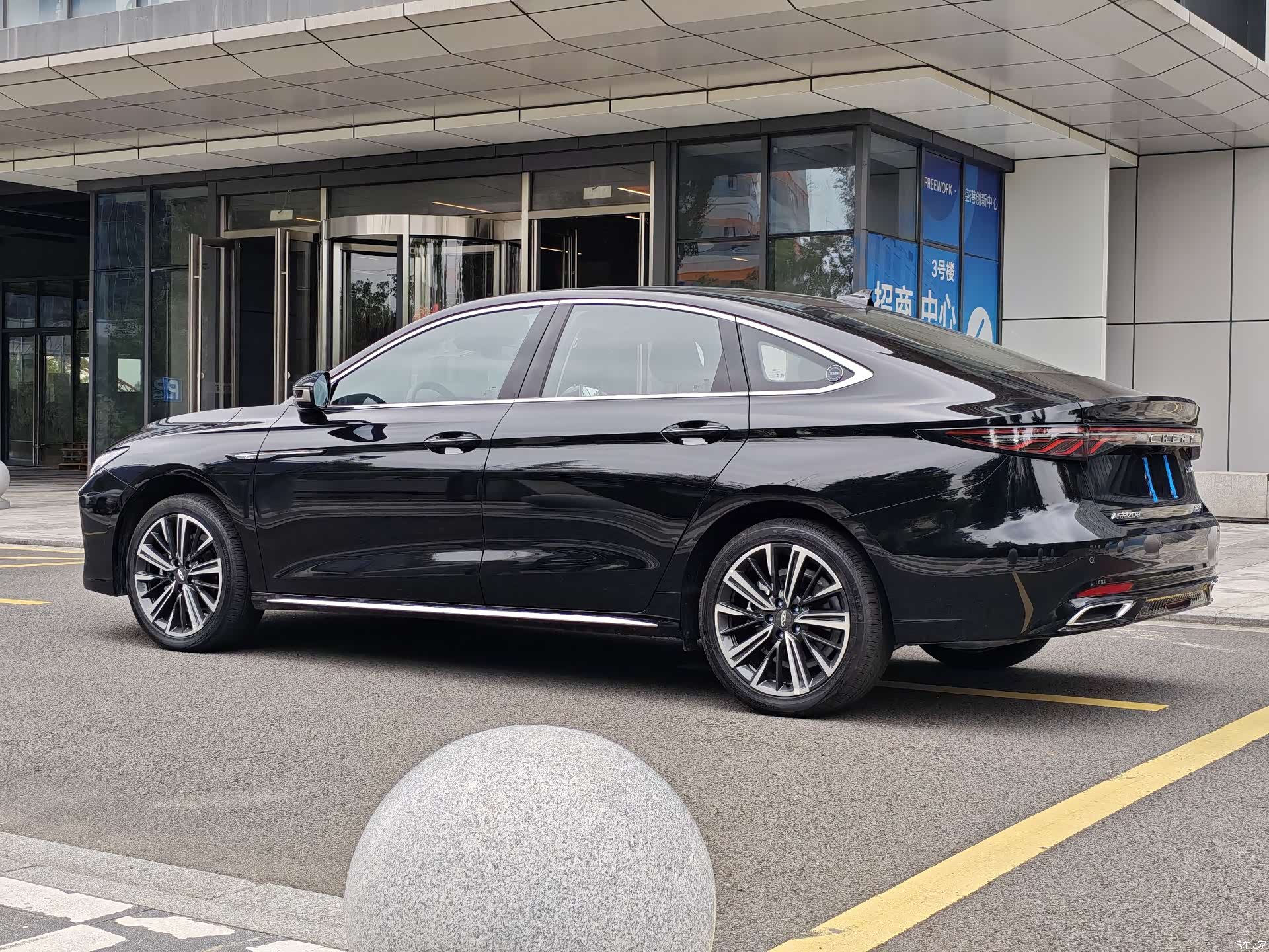 Chery Arrizo 8, 2025 8