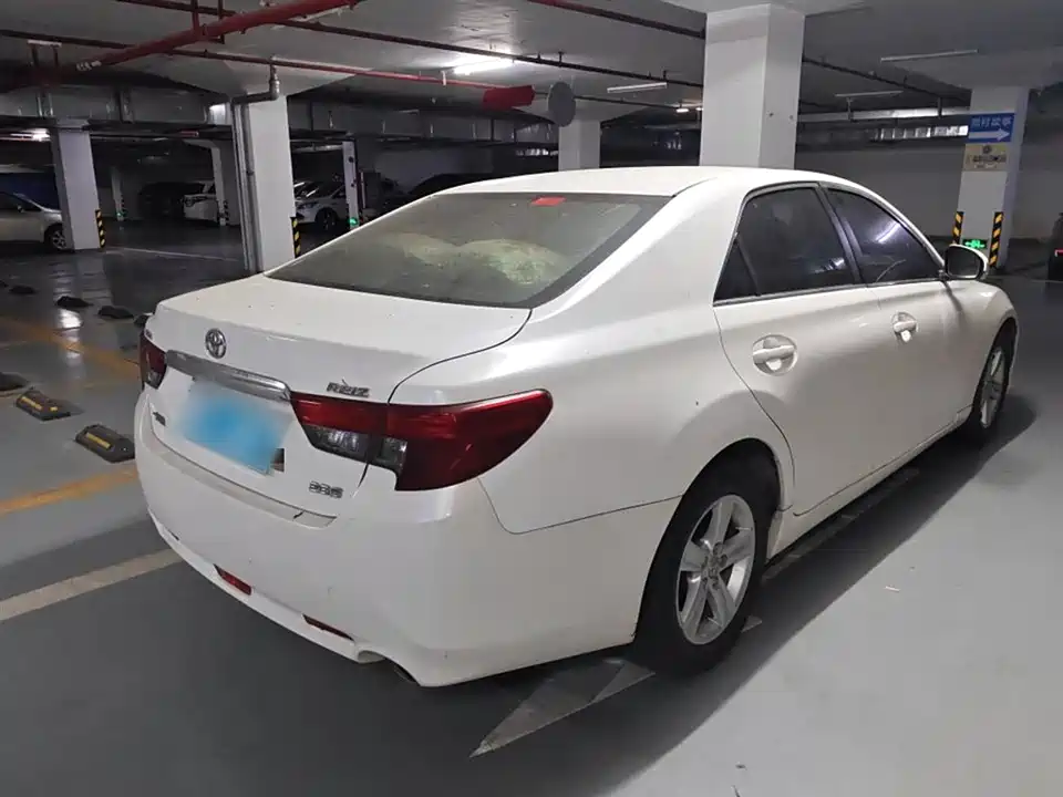 Toyota Reiz
