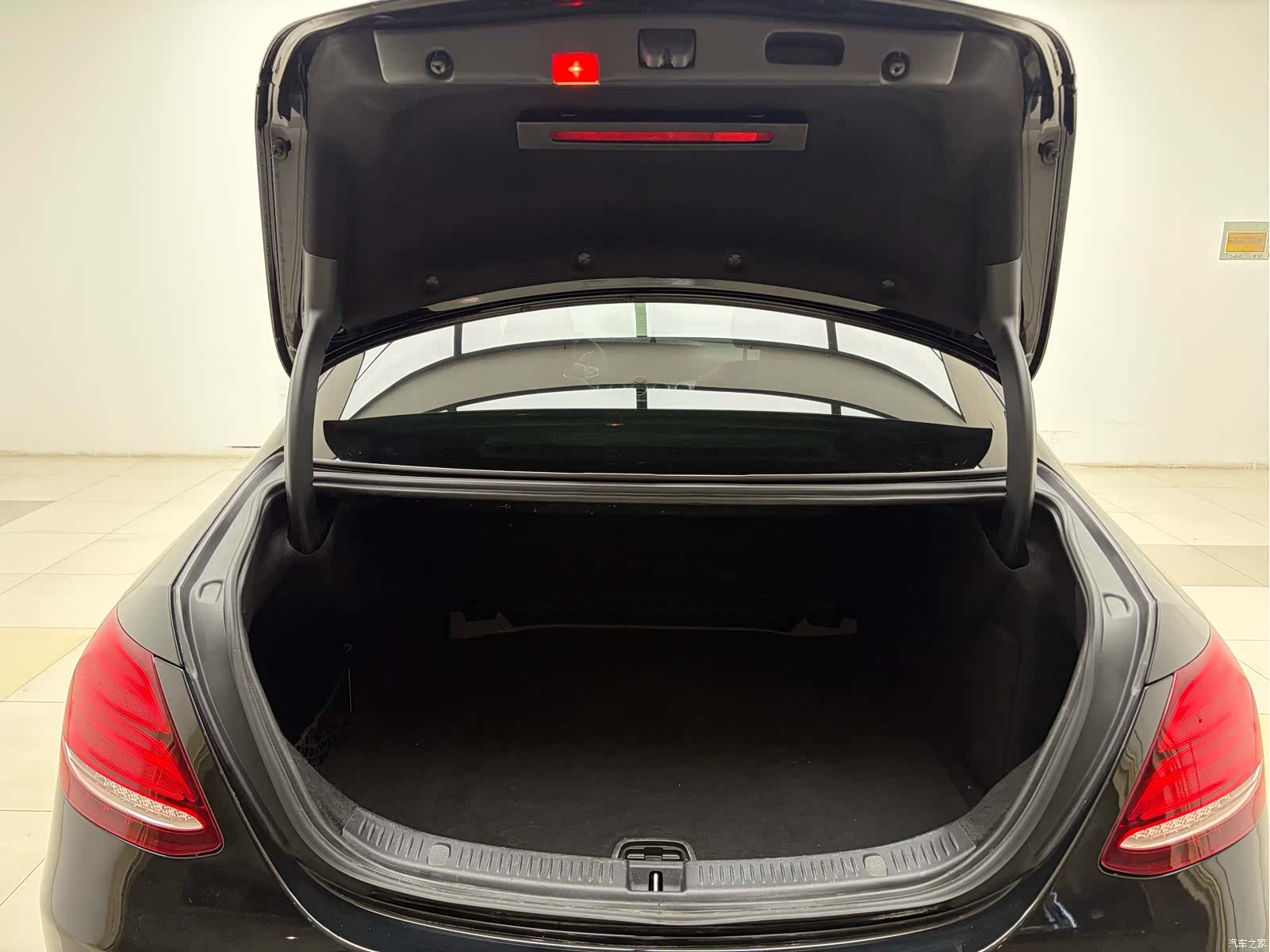 Mercedes-Benz E-Class, 2017 11