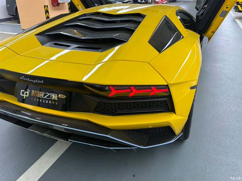 Lamborghini Aventador, 2017 7