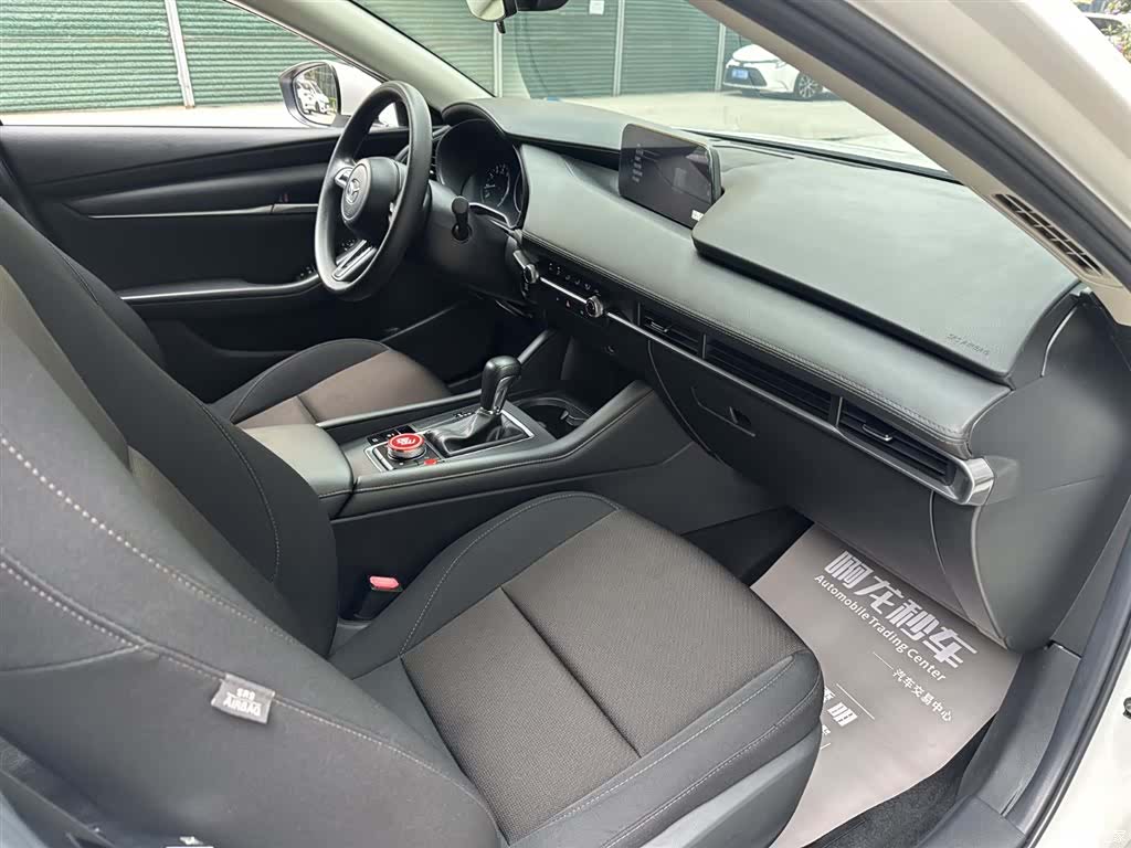 Mazda Mazda3, 2021 22
