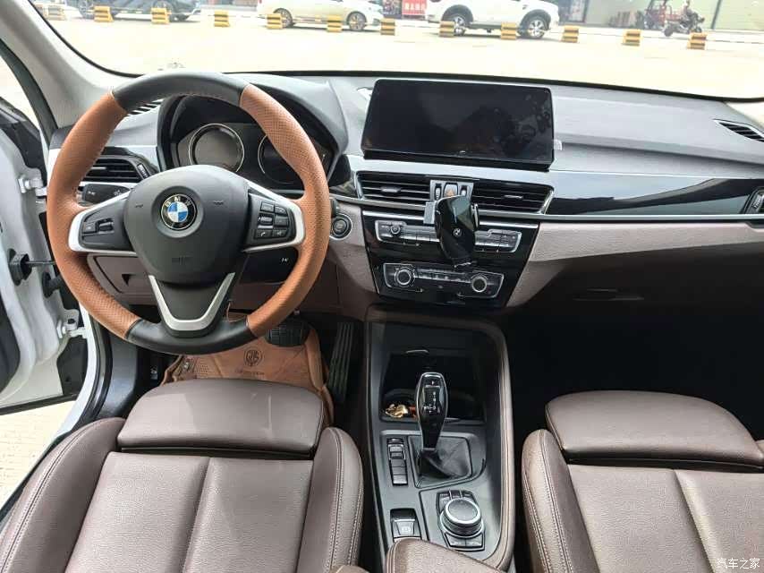 BMW X1, 2021 все фото