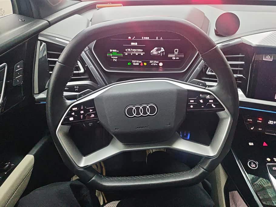 Audi Q4