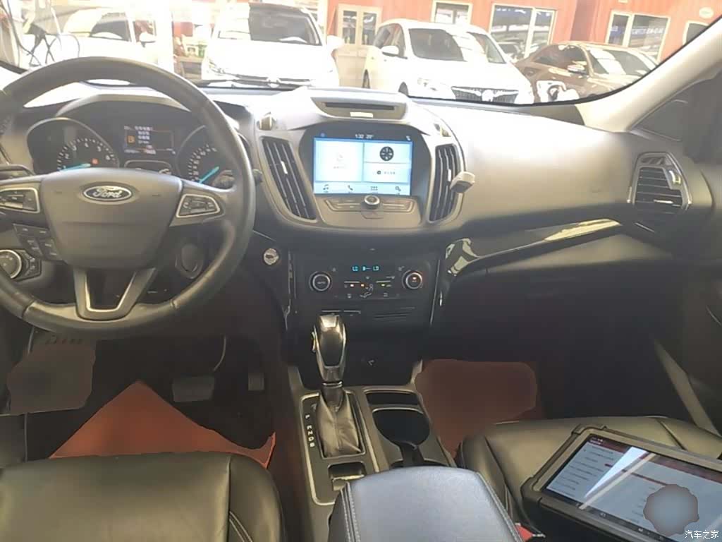 Ford Kuga, 2018 10
