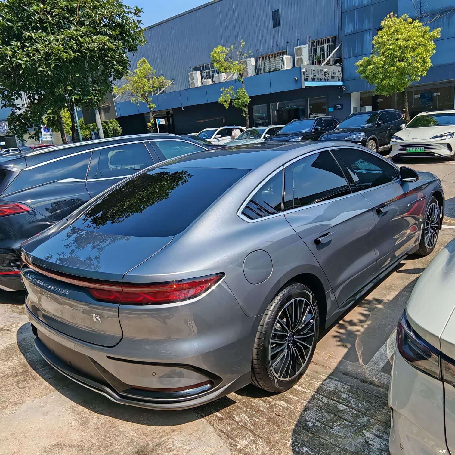 BYD Han, 2024 все фото