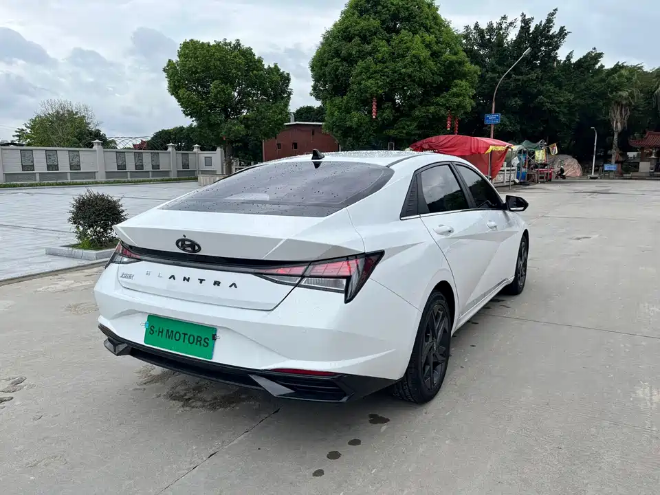 Hyundai Elantra