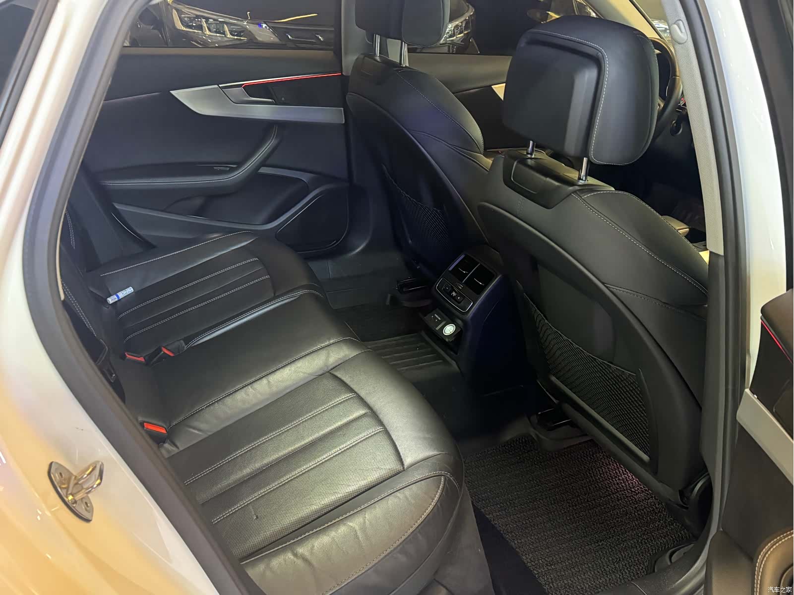Audi A4L, 2020 13