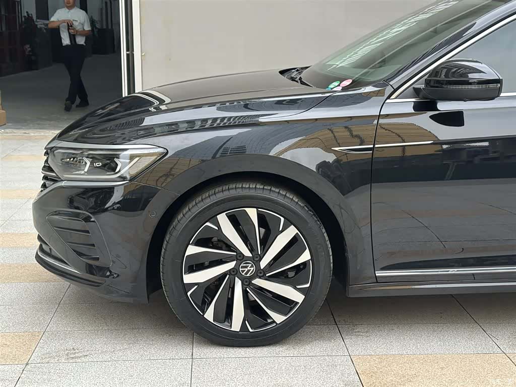 Volkswagen Passat, 2023 17